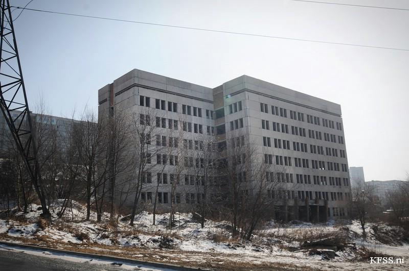 Заброшенное здание больницы во Владивостоке