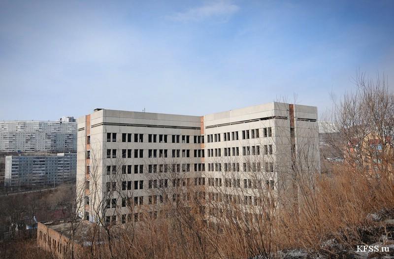 Заброшенное здание больницы во Владивостоке